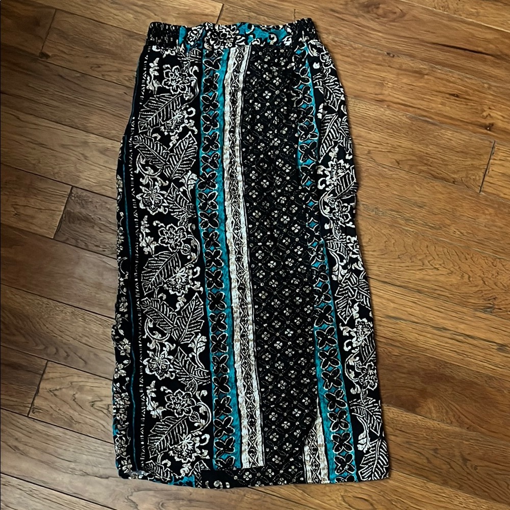 Ship’n Shore vintageBlack & Teal Patterned Women's Maxi Skirt